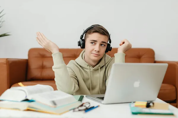 Copilot Student'ta GPT-5.3-Codex Kalktı: Ne Yapmalı?