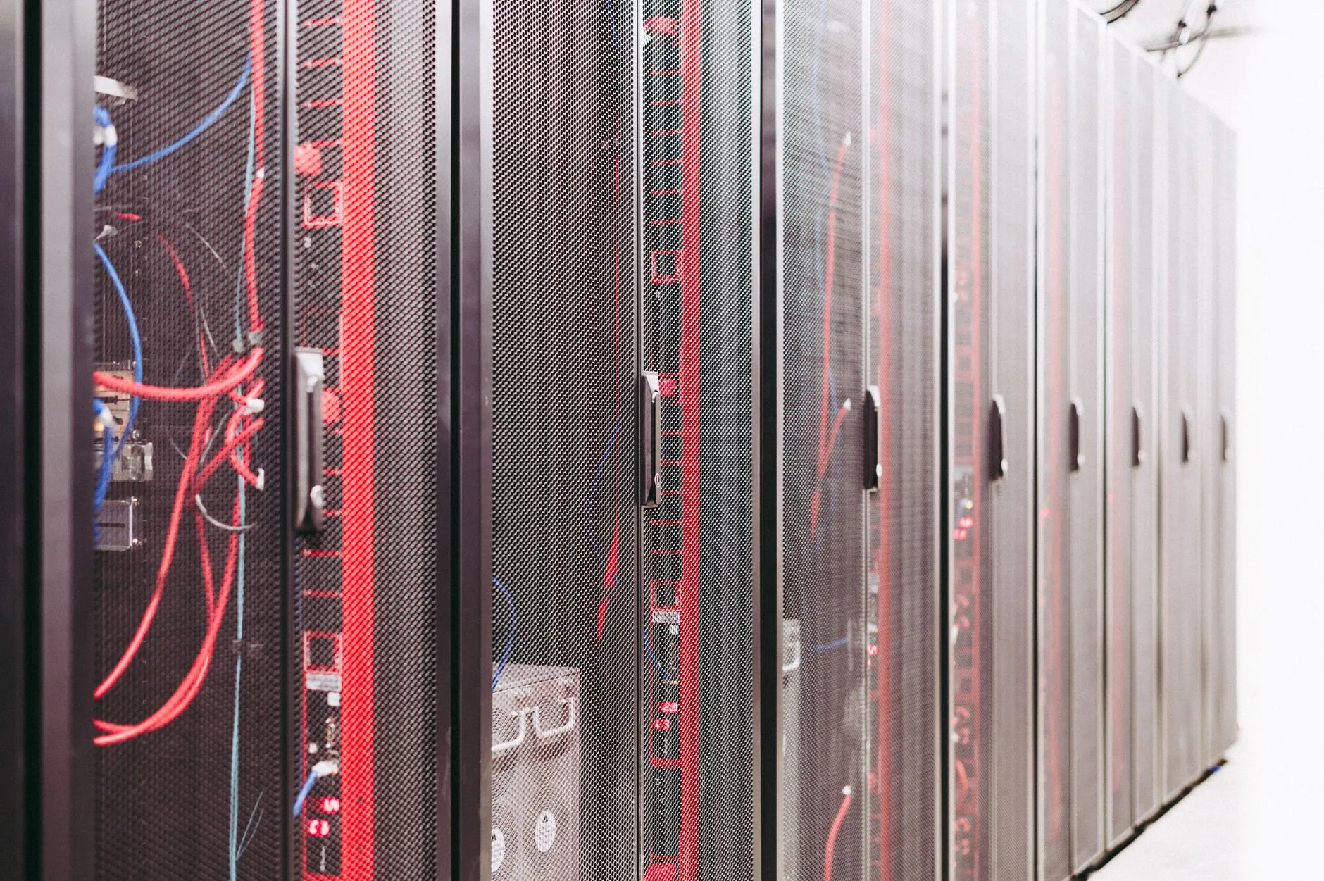 Azure SQL Hyperscale Gerçekten Distributed SQL mi?